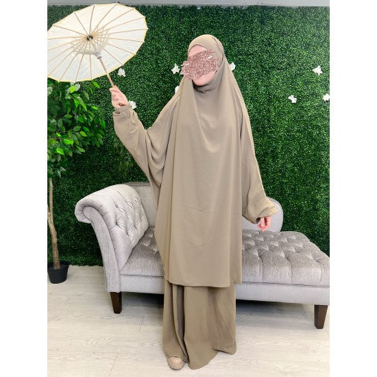 Jilbab avec jupe en soie de Médine