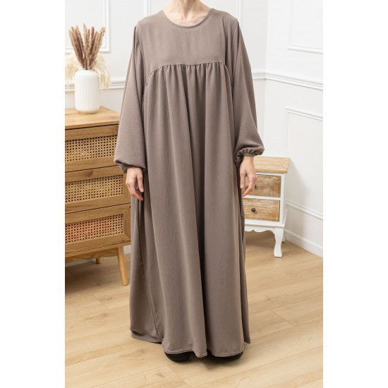 Abaya à découpe horizontale avec manches bouffantes en jazz