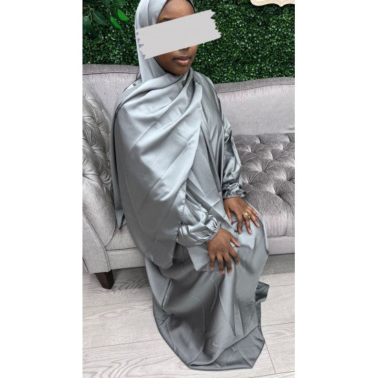 Abaya de prière satinée avec voile intégré