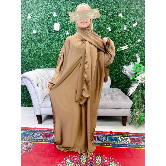 Abaya de prière satinée avec voile intégré