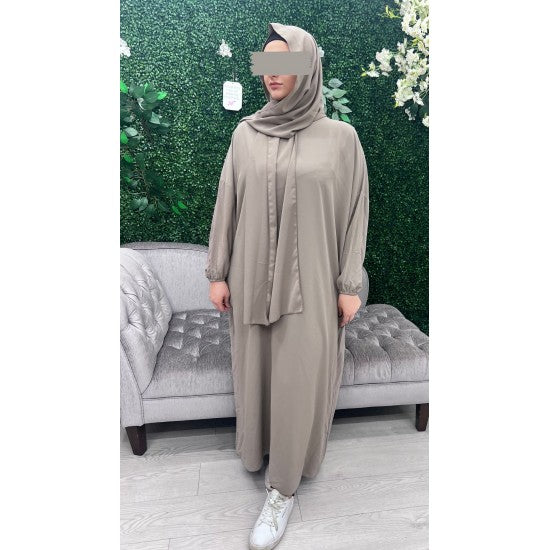 Abaya de prière en soie de médine avec voile intégré