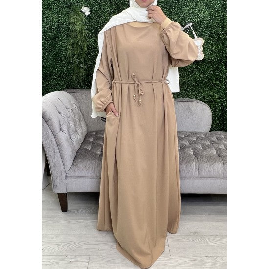 Robe élégante à ceinture avec poches